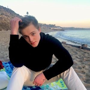 Meet your Posher, Max